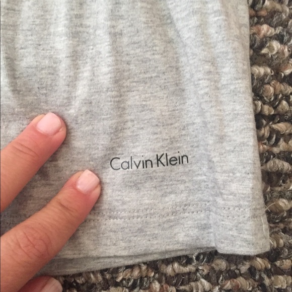 Calvin Klein Men’s Tee - Picture 3 of 5